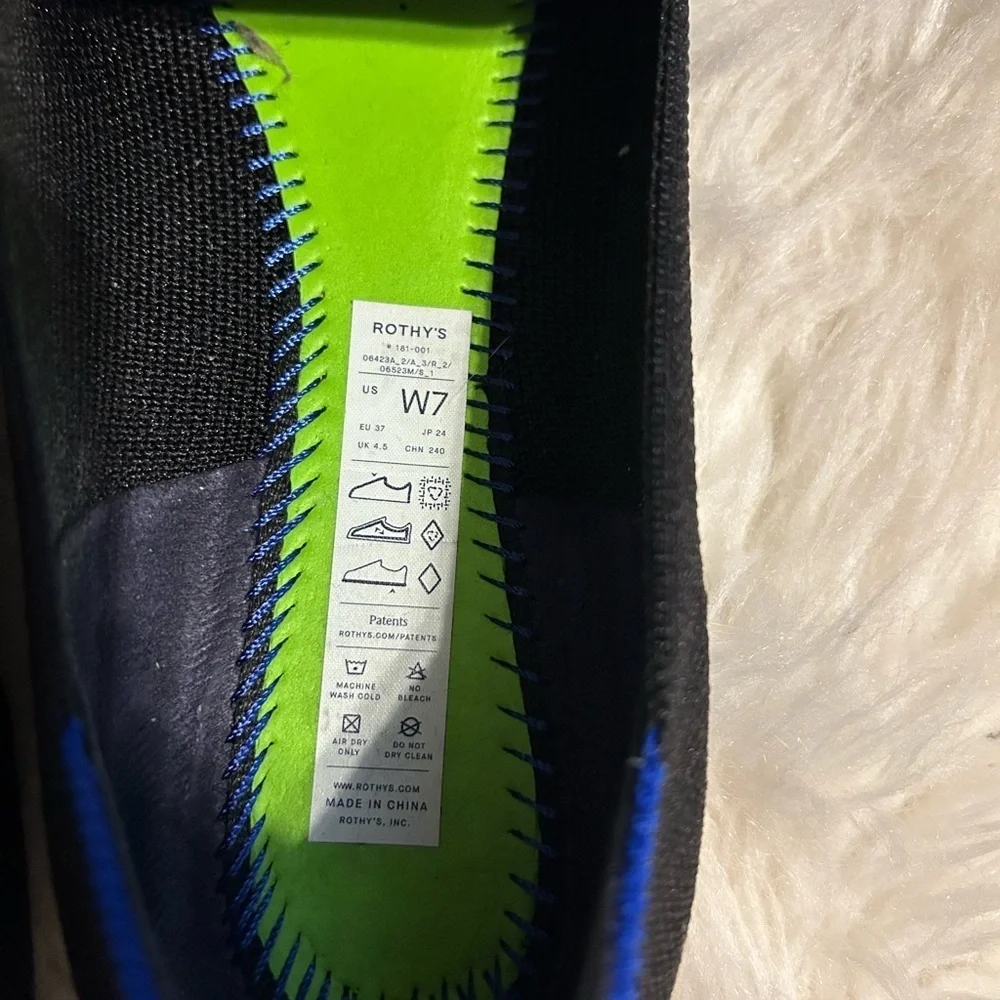 Rothys offer washable shoes